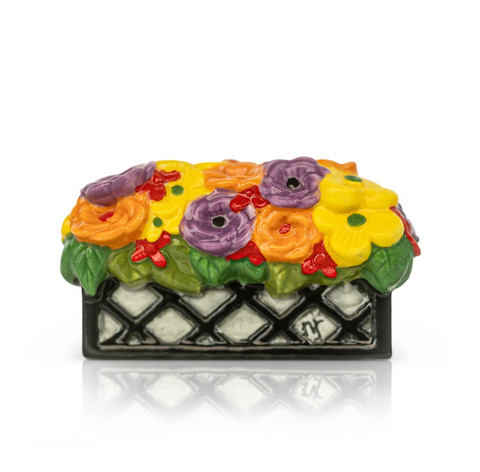 Nora Mini - love blooms here (window box)