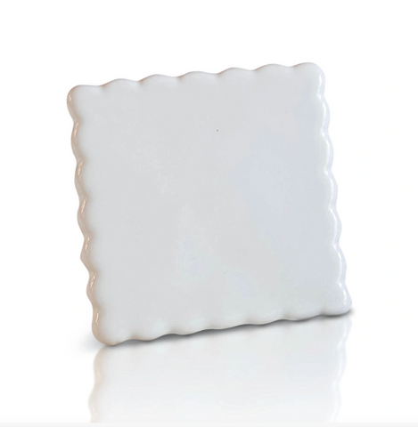 Nora Mini - simple scallop (scalloped square)